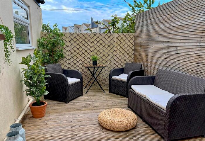 2 Bedroom Flat To Rent In Gensing Road, St. Leonards-On-Sea, TN38