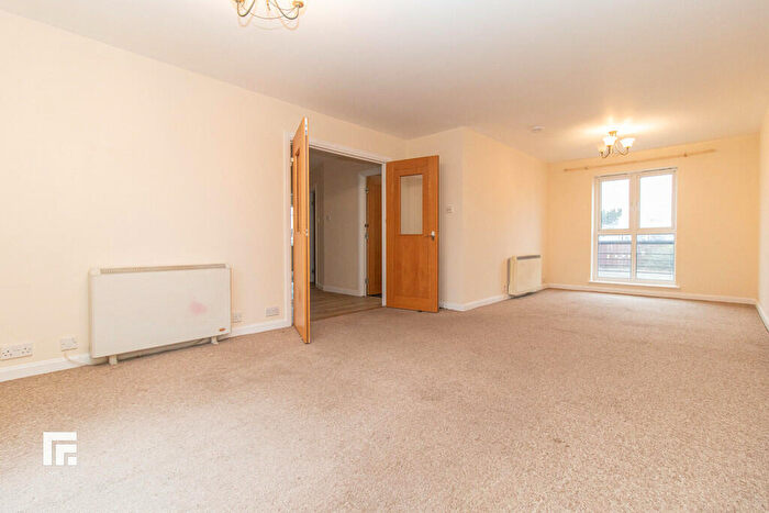 2 Bedroom Apartment To Rent In Adventurers Quay, Cardiff Bay, CF10
