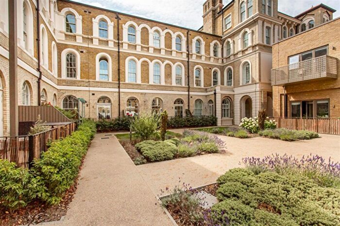 2 Bedroom Flat To Rent In Shaft Apartments, St. Clements, Mile End, E3