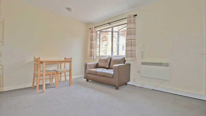 Studio To Rent In Hornsey Road, Holloway, London, N7