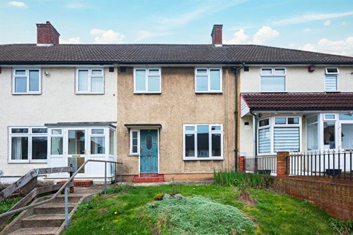 3 Bedroom Terraced House For Sale In Sedgebrook Road, SE3