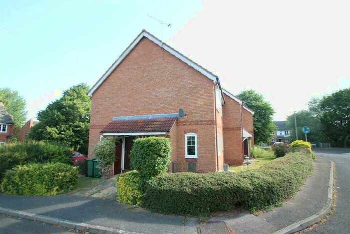 1 Bedroom Semi-Detached House To Rent In Holly Drive, Aylesbury, HP21