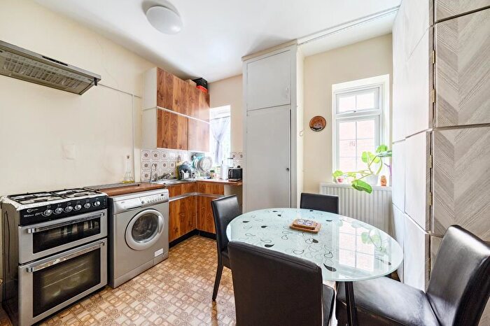 1 Bedroom Flat For Sale In Brent Street, Hendon, NW4