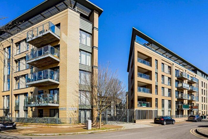 2 Bedroom Flat To Rent In Brickfield Road, London, SW4