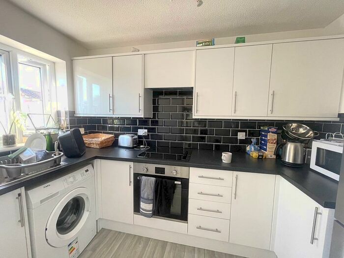 2 Bedroom Property To Rent In Reed Close, Chatteris, PE16