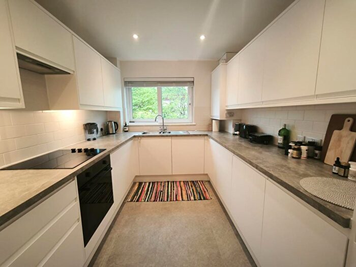 2 Bedroom Flat To Rent In Cunliffe Close, Oxford, OX2