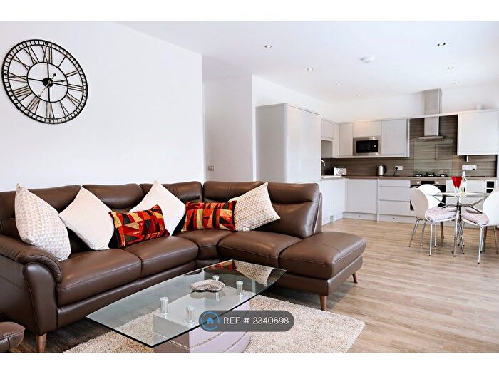 2 Bedroom Flat To Rent In Grand Avenue, Bournemouth, BH6