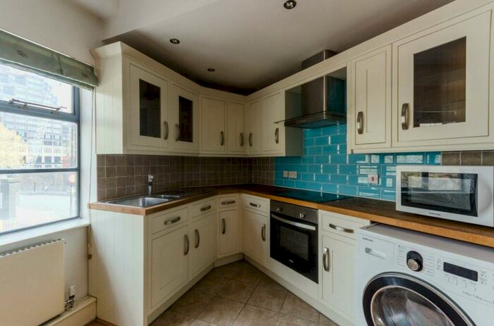 2 Bedroom Flat To Rent In Quayside House, Canary Wharf, London, E14