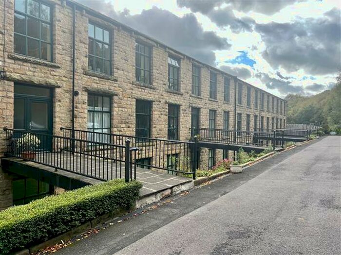 2 Bedroom Apartment To Rent In The Wharf, Oldham, OL3