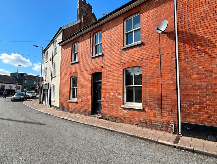 3 Bedroom Terraced House For Sale In Chapel Street, Tiverton, EX16