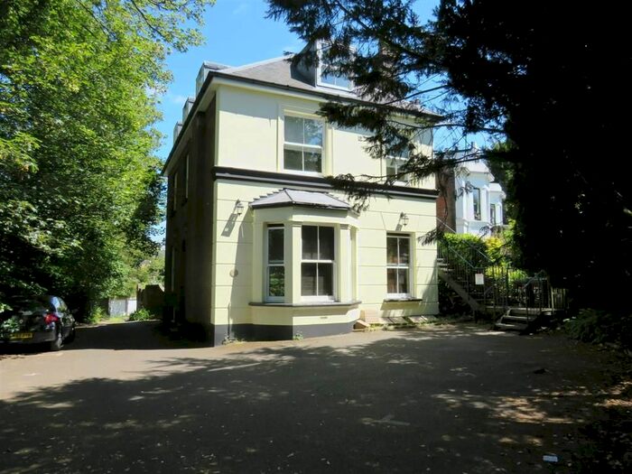 1 Bedroom Flat To Rent In Old Dover Road, Canterbury, Kent, CT1