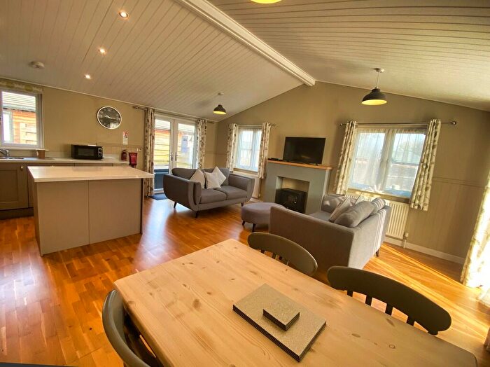 2 Bedroom Detached Bungalow To Rent In Hailsham Road, Stone Cross, Pevensey, BN24