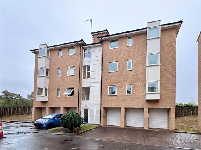 2 Bedroom Apartment For Sale In Calvie Croft, Hodge Lea, Milton Keynes, MK12