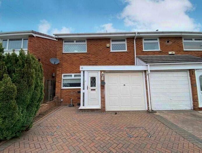 3 Bedroom End Of Terrace House To Rent In Glendale Drive, Stechford, Birmingham, B33