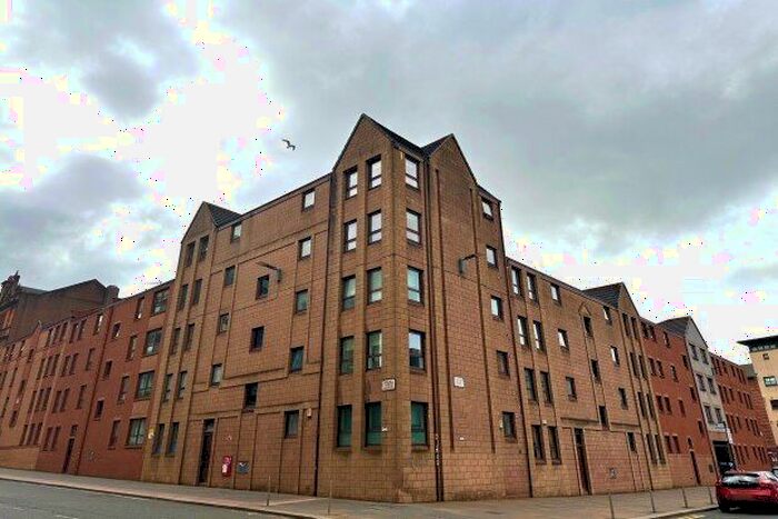 2 Bedroom Flat To Rent In Albion Gate, Glasgow, G1