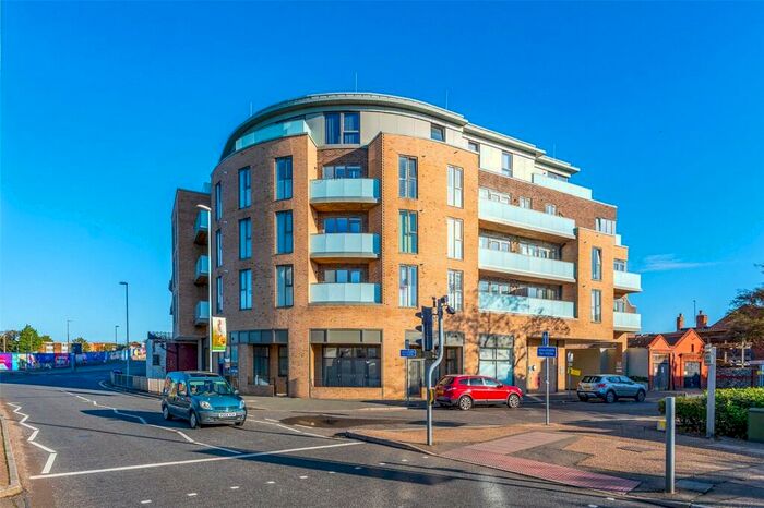 2 Bedroom Flat To Rent In Lennox Road, Worthing, West Sussex, BN11