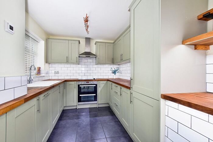 2 Bedroom Flat To Rent In Totteridge Road, High Wycombe, Buckinghamshire, HP13