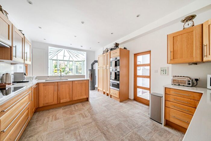 4 Bedroom Flat To Rent In Highgate West Hill, London, N6