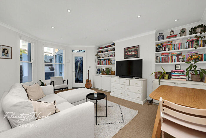 2 Bedroom Flat For Sale In Tufnell Park Road, London, N7