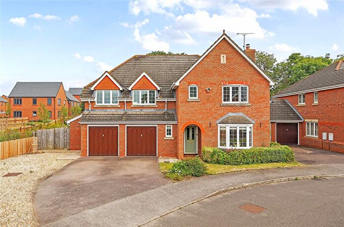 5 Bedroom Detached House For Sale In Pagnell Court, Wootton, Northampton, Northamptonshire, NN4