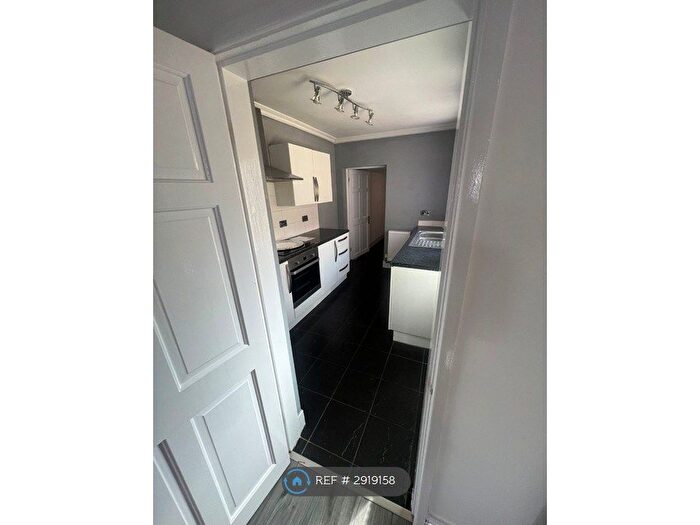3 Bedroom End Terrace House To Rent In Alforde St, Widnes, WA8