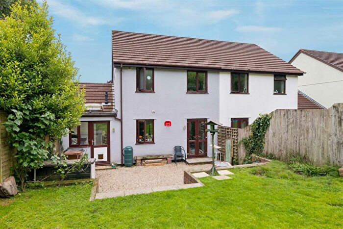 3 Bedroom Semi-Detached House For Sale In Oakwood Drive, Modbury, Ivybridge, PL21