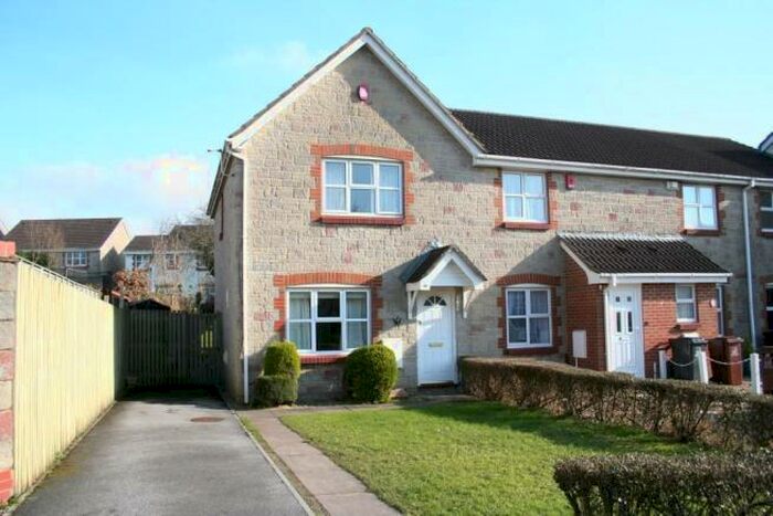 3 Bedroom Semi-Detached House To Rent In Heather Walk, Ivybridge, PL21