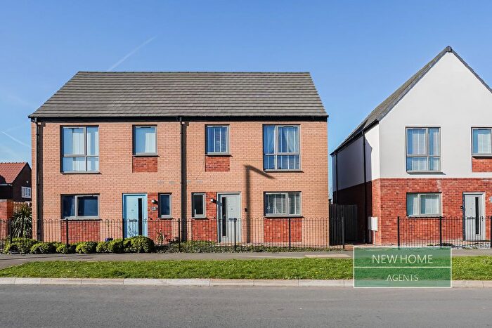 3 Bedroom Semi Detached House For Sale In Harker Close Hucknall, Nottingham, NG15