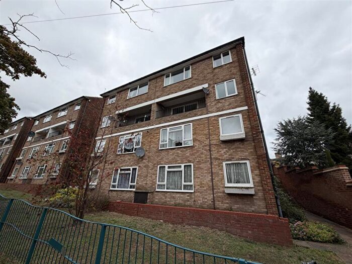 1 Bedroom Flat To Rent In Old Road, Leighton Buzzard, LU7