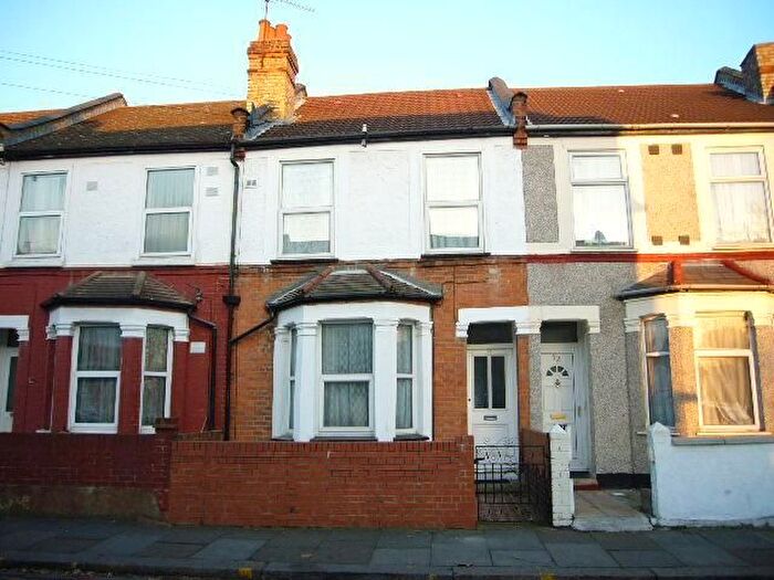 2 Bedroom Flat For Sale In Cecil Road, Hounslow, TW3