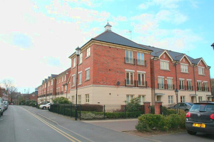 2 Bedroom Flat To Rent In Lion Court, Worcester, WR1