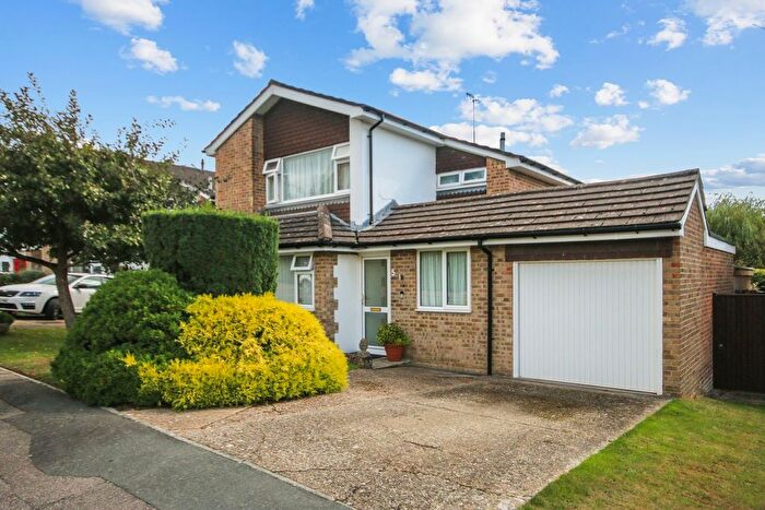 2 Bedroom Detached House For Sale In Blenheim Close, East Grinstead, RH19