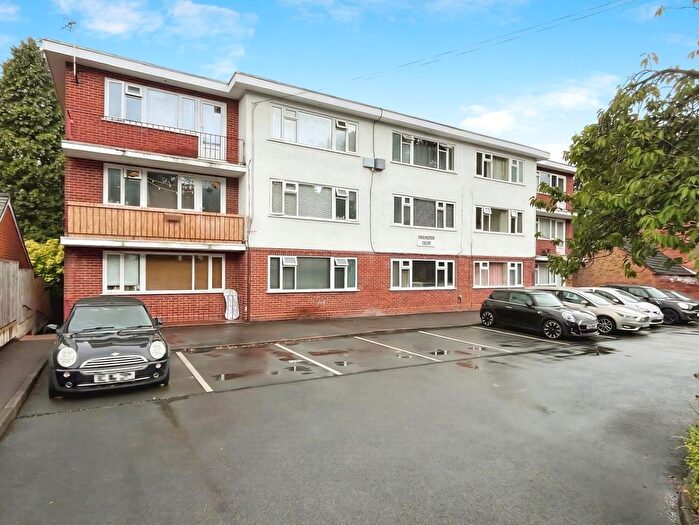 1 Bedroom Flat For Sale In Manor Road, Sutton Coldfield, B73