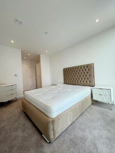 2 Bedroom Apartment To Rent In Elizabeth Tower, Chester Road, Manchester, M15