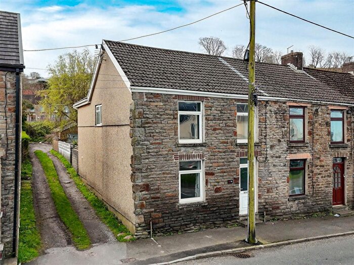 3 Bedroom End Terrace House For Sale In Station Road, Penclawdd, Swansea, SA4