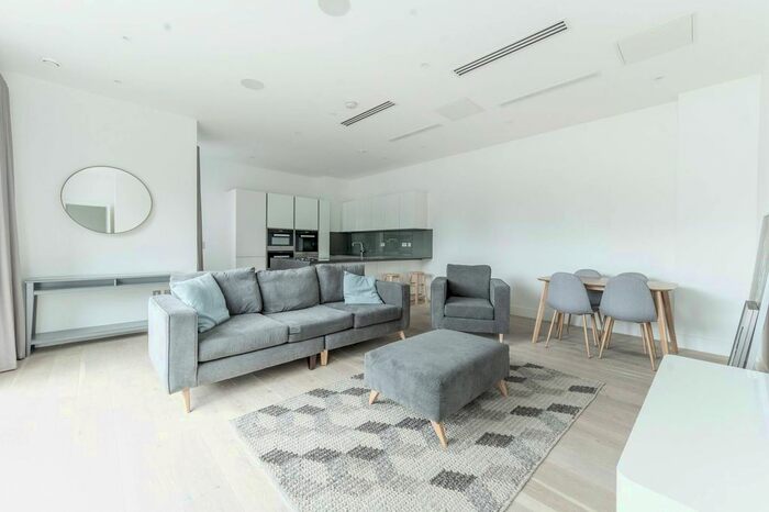 2 Bedroom Flat To Rent In Central Avenue, Fulham, London, SW6