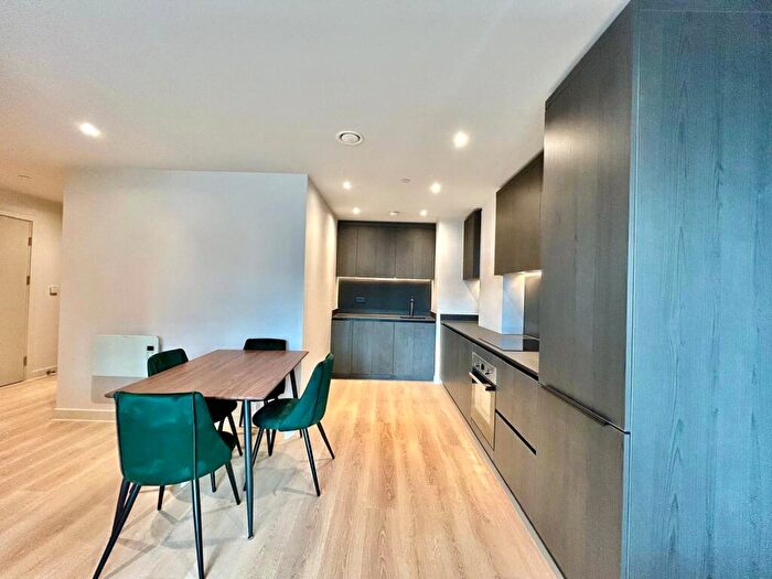 2 Bedroom Apartment To Rent In Dutton Street, Manchester, M3