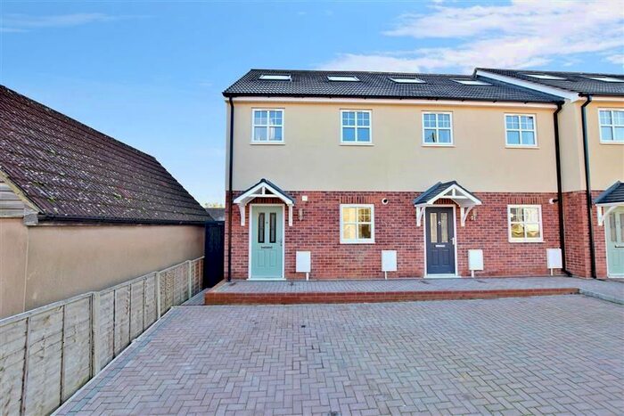 3 Bedroom Terraced House To Rent In Kent, Rochester, Kent, ME2