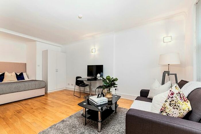 1 Bedroom Flat To Rent In Hill Street, London, W1J