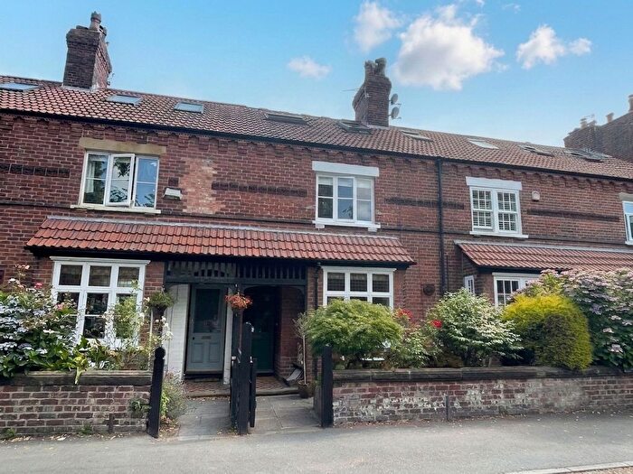 4 Bedroom Terraced House For Sale In Cranford Avenue, Knutsford, WA16