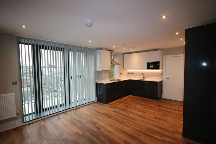 1 Bedroom Flat To Rent In A Heather Gardens, London, NW11
