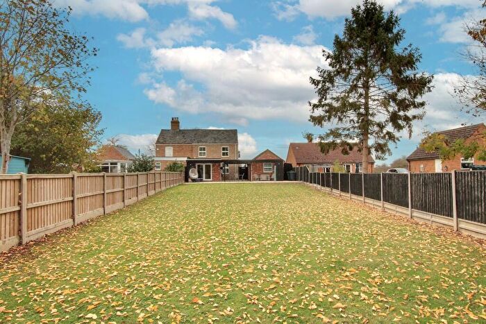 3 Bedroom Semi Detached House For Sale In Hollow Road, Ramsey Forty Foot, PE26