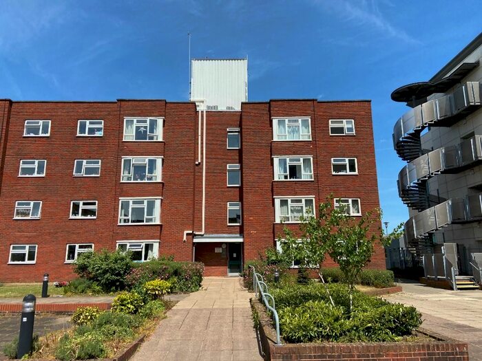 2 Bedroom Flat To Rent In Onslow Street, Guildford, GU1