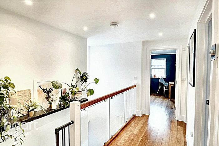 2 Bedroom Maisonette For Sale In High Street, Orpington, BR6