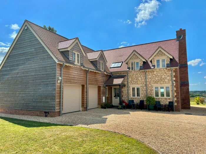 4 Bedroom Detached House For Sale In Primrose Fields, East Stour, Gillingham, SP8
