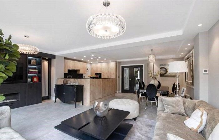 4 Bedroom End Of Terrace House To Rent In Court Close, St. Johns Wood Park, NW8