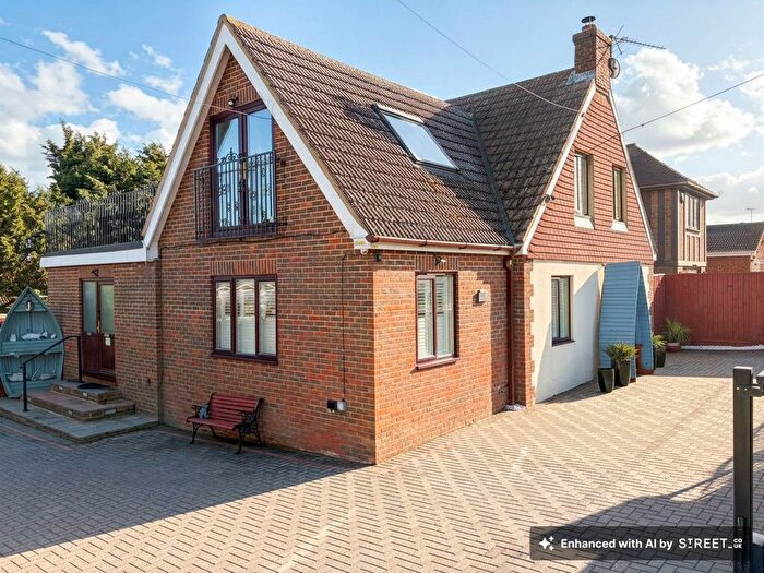 4 Bedroom Detached House For Sale In Seathorpe Avenue, Minster On Sea, ME12