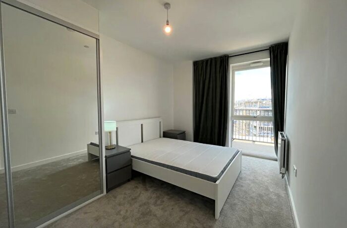 1 Bedroom Flat To Rent In Nestles Avenue, Hayes, UB3