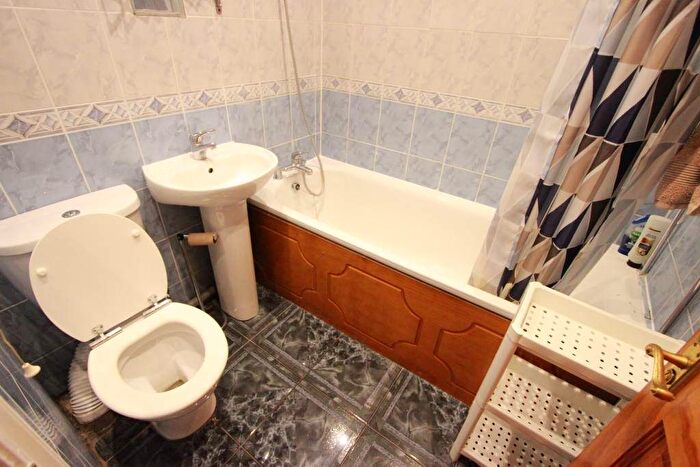 2 Bedroom Flat To Rent In Rectory Road, London, N16