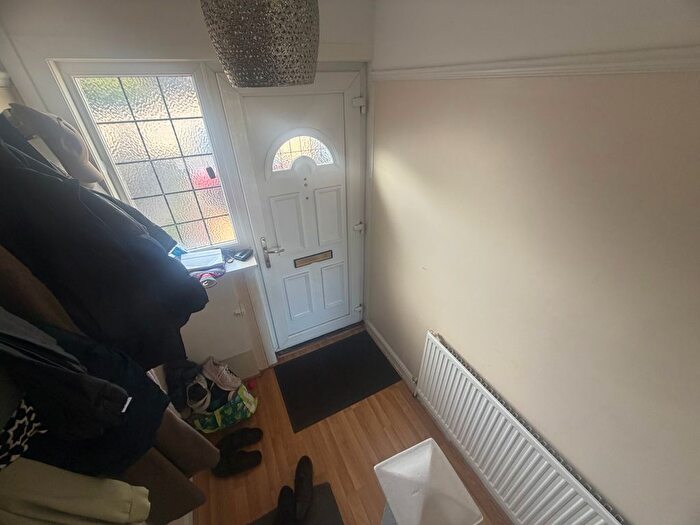 3 Bedroom Terraced House To Rent In Poynters Road, Luton, LU4